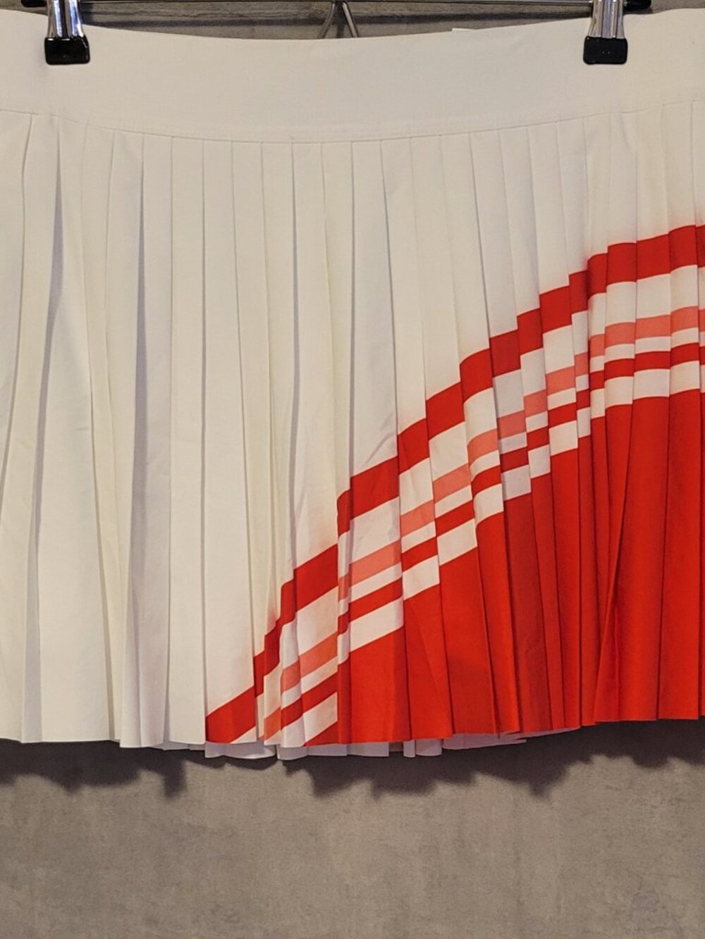 Athleta Match Point Pleated Colorblock Skort White/Red Women’s L Tennis Stretch